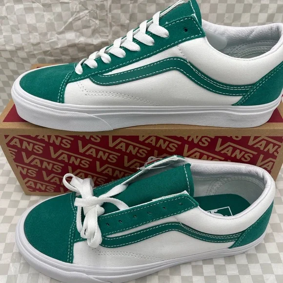 Vans WMNS Style 36 'Classic Sport -
Cadmium Green Sneakers
VN0A54F69YE - Picture 2 of 16